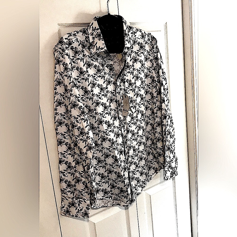 NWT Robert Graham Shirt